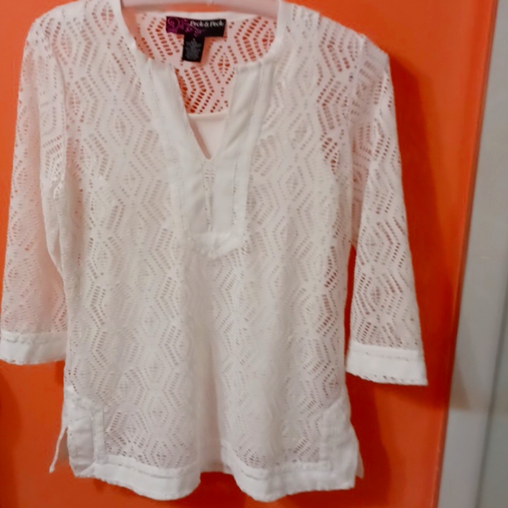 Women's Top by Peck & Peck Collection. Top goes over an attached cami. Size S